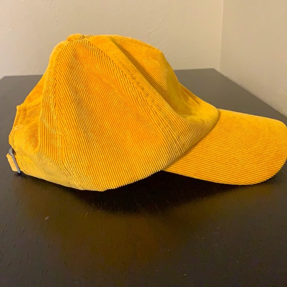 Velvet Cap - Picture 3 of 3